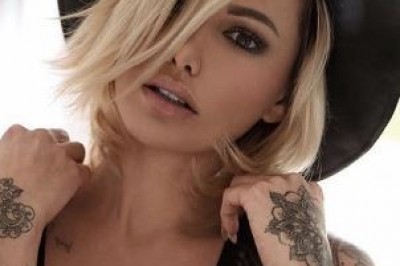 Sweet Babe: Tina Louise Instagram Girl of the Day
