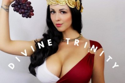 Larkin Love & Divine Trinity Vie to Win ManyVids Cream Team Contest