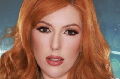 Lauren Phillips Returns to Cheerleaders Pittsburgh