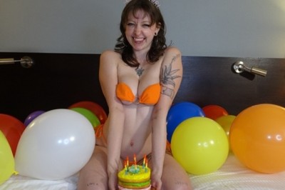 Sexy Super Slut Sunny Daze Bows Raunchy New Birthday Gangbang